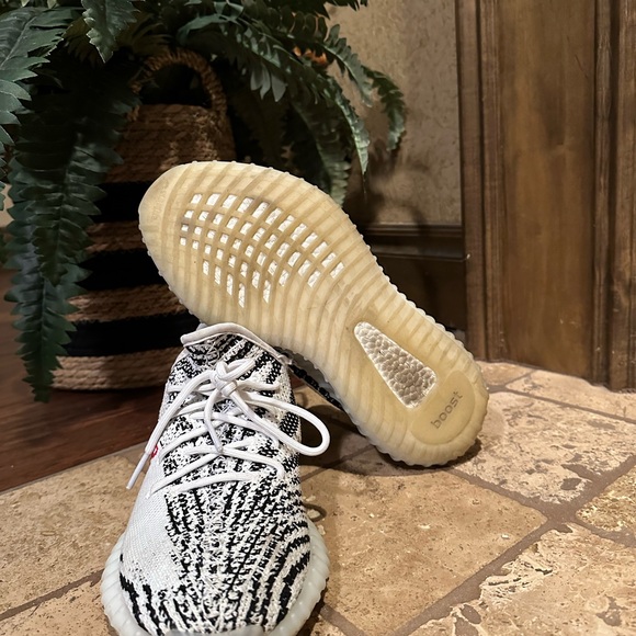 Yeezy 350 Zebra Size 7.5 - Picture 3 of 6